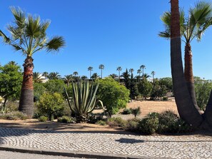 Property grounds - Golfemar with 3 bedrooms, 2 bathrooms, airco, sea view. L.T.R. on request. (Carvoeiro)