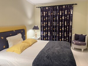 3 bedrooms, in-room safe, iron/ironing board, WiFi