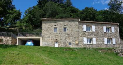 : Maison de  campagne  au milieu des chataigniers avec piscine chauffée