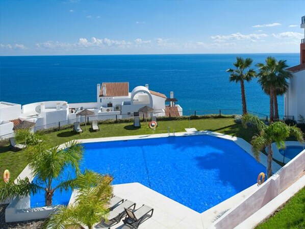 Outdoor pool - Magnificent Sea View Apartment With Parking, Torrox (Torrox Costa)