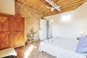 2 chambres, fer et planche Ă repasser, Wi-Fi, draps fournis