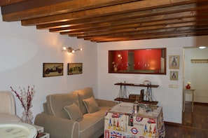 Smart TV, books - Welcome to the Historic Center of Toledo. Enjoy it (Toledo)