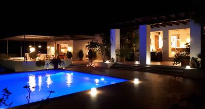 This large, family-friendly house is very peaceful and has separate bedrooms.