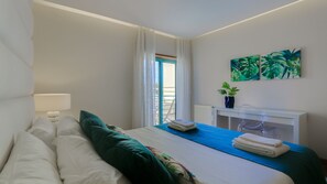 1 bedroom, in-room safe, desk, iron/ironing board