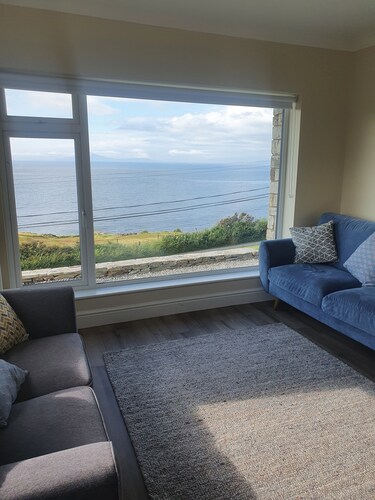Neu renoviertes Haus mit Blick auf den Atlantischen Ozean in Connemara 