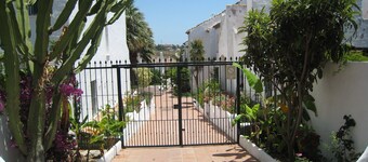 STADSHUIS IN VEILIGE URBANISATIE.   AIR CON.   INTERNET.   AANVRAGEN WELKOM