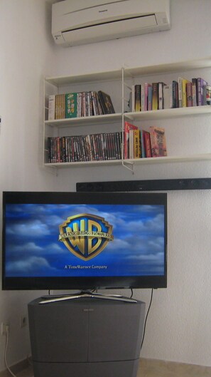 Interior - TOWN HOUSE IN SECURE  URBANIZATION.   AIR CON.   INTERNET.   MOSQUITO SCREENS. (ESTEPONA)