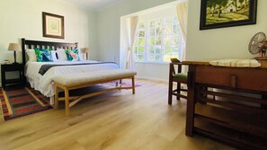 2 Schlafzimmer, Zimmersafe, Schreibtisch, Bügeleisen/Bügelbrett