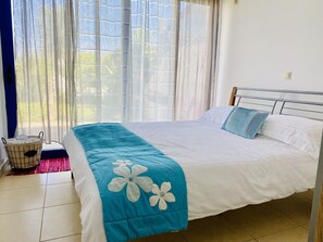 3 bedrooms, in-room safe, iron/ironing board, travel crib