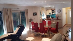 Dining - Apartment with stunning sea views (Podgora)