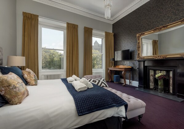 3 bedrooms, iron/ironing board, travel cot, free WiFi