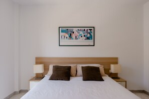 2 bedrooms, iron/ironing board, travel cot, free WiFi - 2 bedroom apartment at Bajondillo beach with swimming pool, A/C and WiFi (Torremolinos)