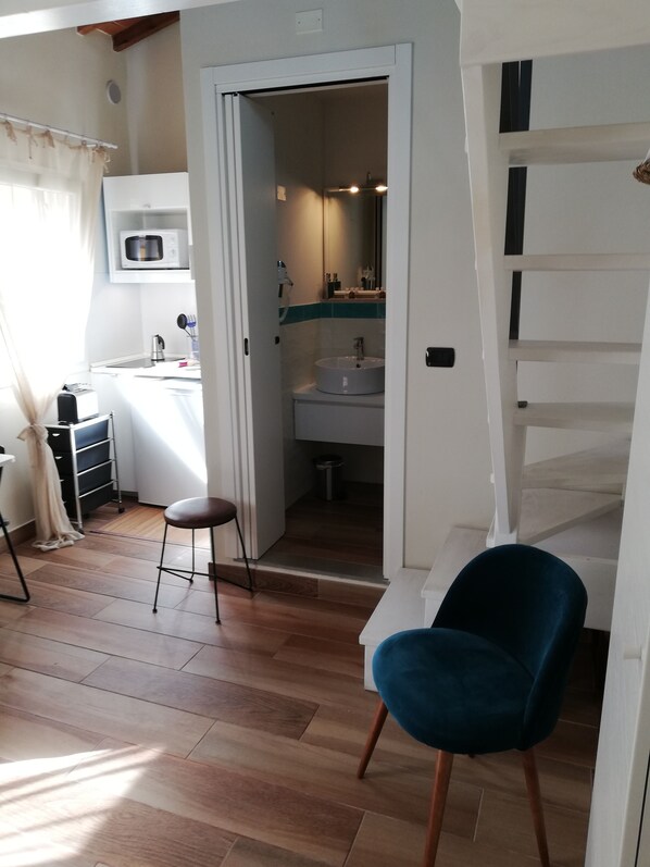 Interior - Mini Loft with mezzanine in the heart of the historic center of Florence. (Firenze)