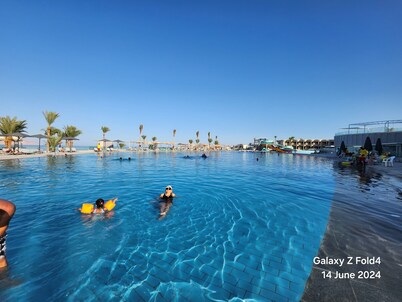 Affordable self-catering inside Beach Hotel, Sharm El-shikh, Egypt