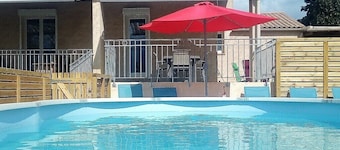 Lucinkas : Maison de vacances au calme, avec trois chambres, jardin et piscine.