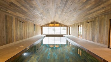 Piscina coberta i piscina climatitzada