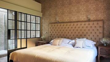 4 dormitoris, planxa i posts de planxar i un bressol de viatge