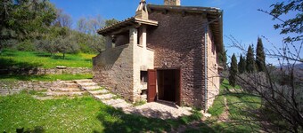 Art, nature and peace upon the mountain of St. Francis.