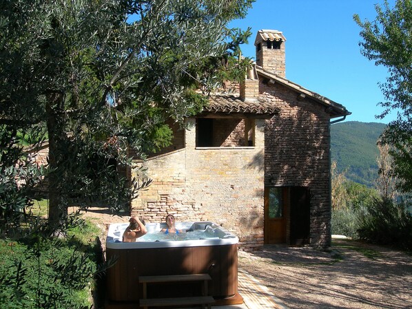 Bain à remous extérieur