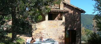 Art, nature and peace upon the mountain of St. Francis.