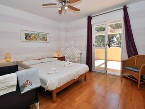 4 chambres, fer et planche Ă repasser, accĂšs Internet, draps fournis