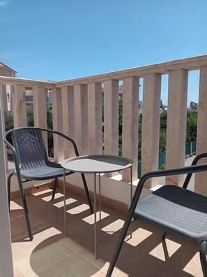 Property grounds - Stunning Villa with Pool in Excellent & Peaceful Location - close to the beach! (Paralimni)