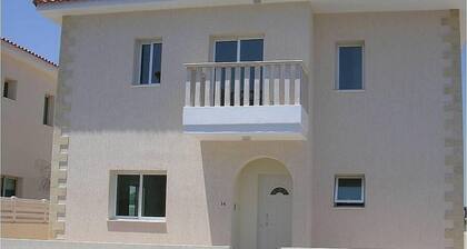Superbe villa avec piscine en excellent et tranquille
