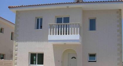 Superbe villa avec piscine en excellent et tranquille