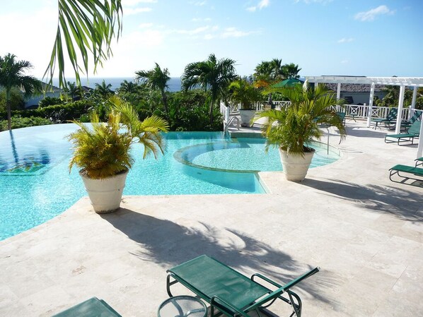 Outdoor pool - A Luxurious Place To Chill Out In Barbados (Mount Standfast)