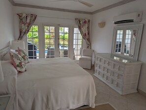 3 bedrooms, in-room safe, desk, iron/ironing board - A Luxurious Place To Chill Out In Barbados (Mount Standfast)