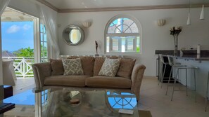 Smart TV, DVD player, books, video library - A Luxurious Place To Chill Out In Barbados (Mount Standfast)