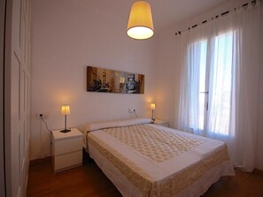 3 bedrooms, iron/ironing board, Internet, bed sheets - APARTMENT BARCELONA near BEACH (Barcelona)