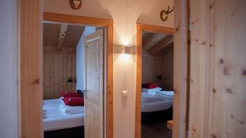 4 slaapkamers, een strijkplank/strijkijzer, gratis wifi