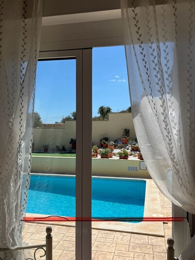 Villa with (NEW) Private Pool in secluded garden only 10 mins from sea