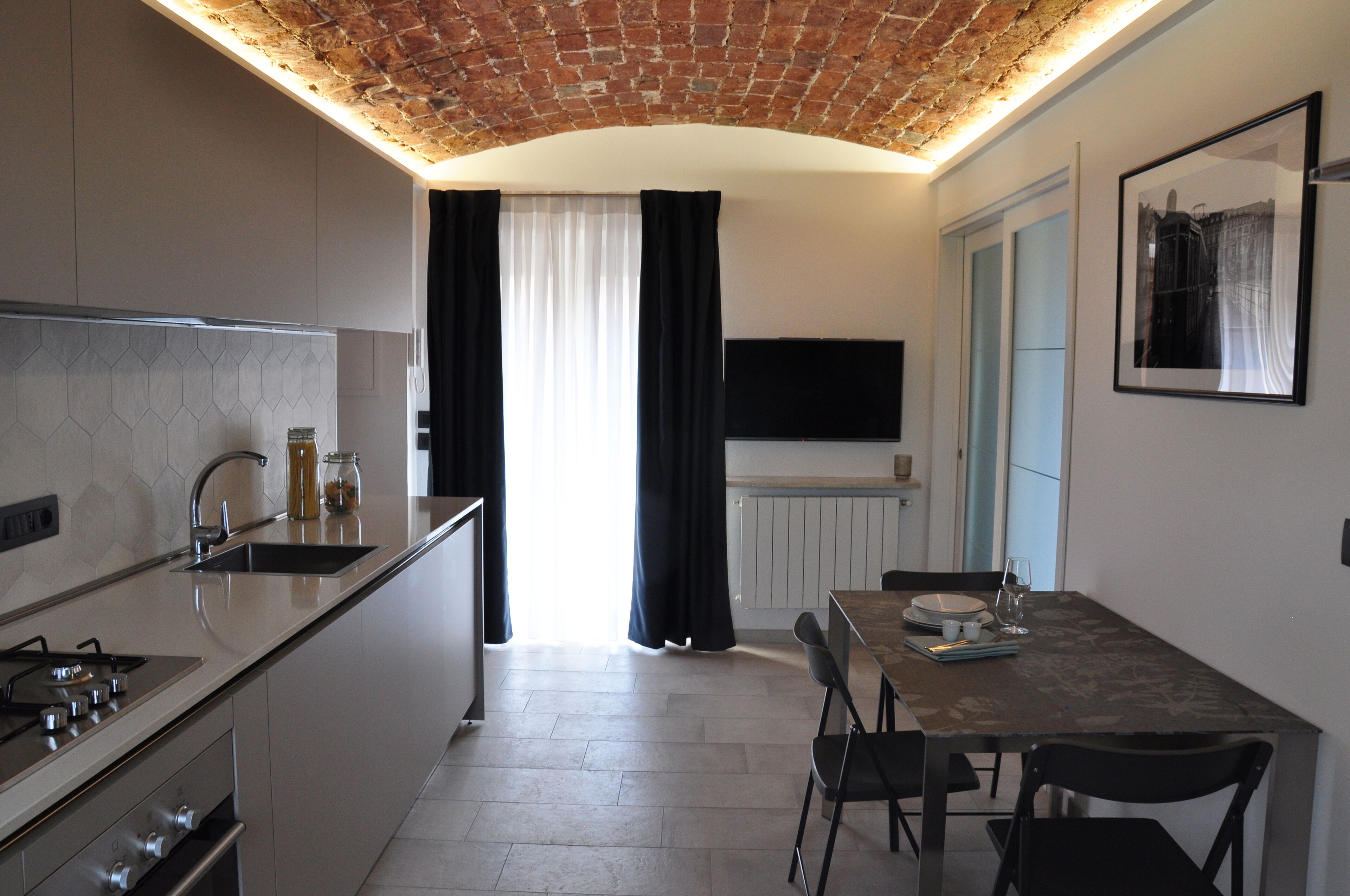 Kühlschrank, Mikrowelle, Ofen, Herdplatte