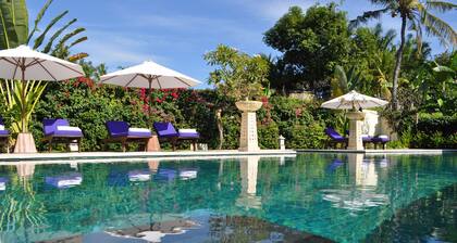 Exclusive 5 star villa with 365 ° view of the sea, mountains and rice fields!