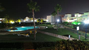 Alberca techada y alberca climatizada