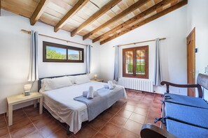 3 slaapkamers, een kluis op de kamer, een strijkplank/strijkijzer