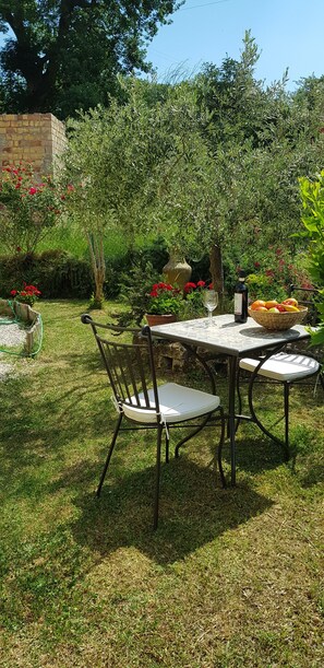 Outdoor dining - Country Cottage / Gite - Pergola (Pergola)