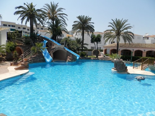 3 bedroom 2 bathroom family townhouse with communal pool Cala Blanca, Javea