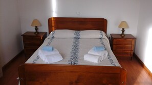 2 habitaciones, tabla de planchar con plancha y wifi gratis 