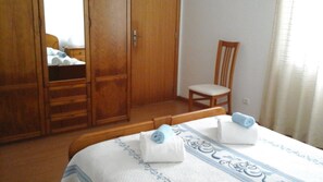 2 habitaciones, tabla de planchar con plancha y wifi gratis 