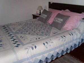 1 chambre, fer et planche à repasser, Wi-Fi gratuit, draps fournis