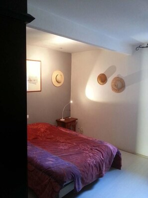 3 slaapkamers, een strijkplank/strijkijzer, wifi