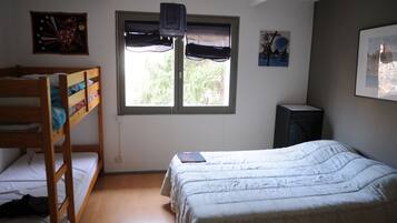 3 bedrooms, iron/ironing board, WiFi