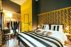 2 bedrooms, iron/ironing board, WiFi, bed sheets - Charming Gite in Medieval Village 1mn walk to Shops & Restaurants (Nolay)