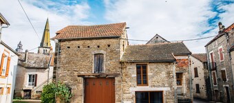 Charming Gite in Medieval Village 1mn walk to Shops & Restaurants