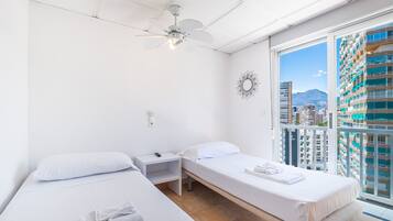 2 slaapkamers, een strijkplank/strijkijzer, gratis wifi, beddengoed