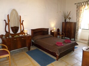 3 dormitoris, planxa i posts de planxar, wifi gratuïta i roba de llit 