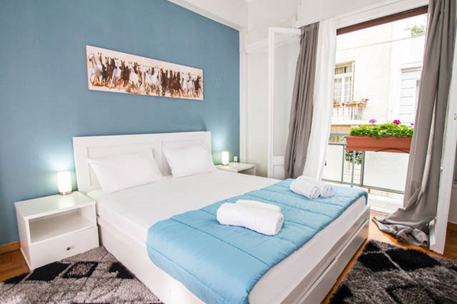 2 habitaciones, escritorio, tabla de planchar con plancha y wifi 